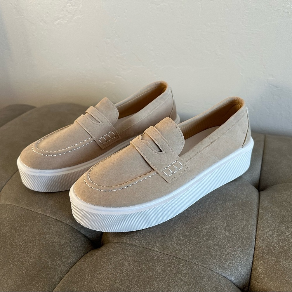 BRAND NEW 
SIZE 9 women’s shoes